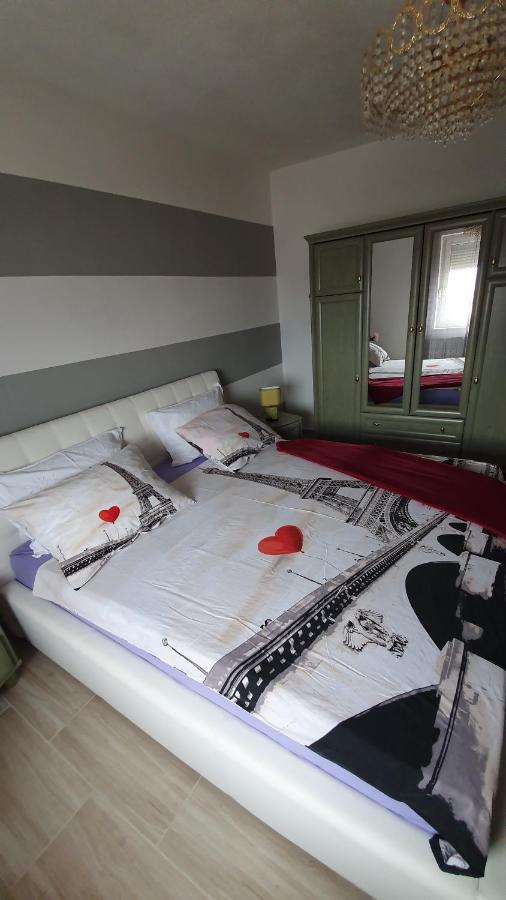 Apartments Tatjana セニ エクステリア 写真