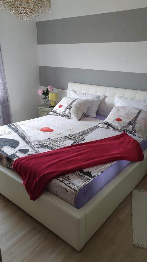 Apartments Tatjana セニ エクステリア 写真