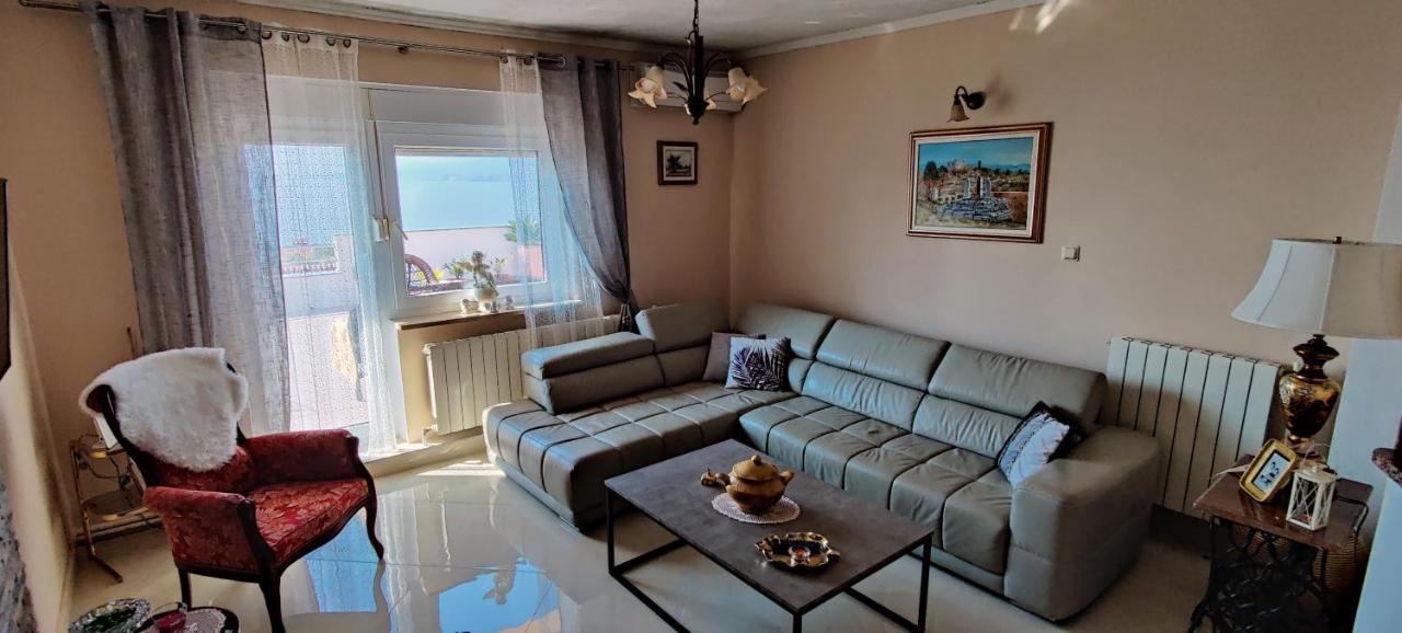 Apartments Tatjana セニ エクステリア 写真