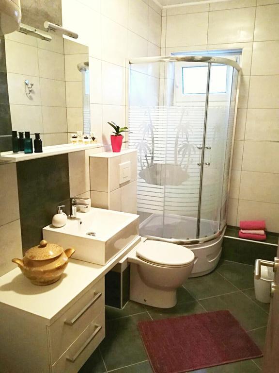 Apartments Tatjana セニ エクステリア 写真