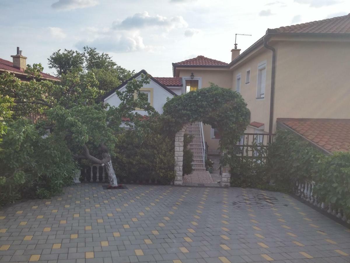 Apartments Tatjana セニ エクステリア 写真